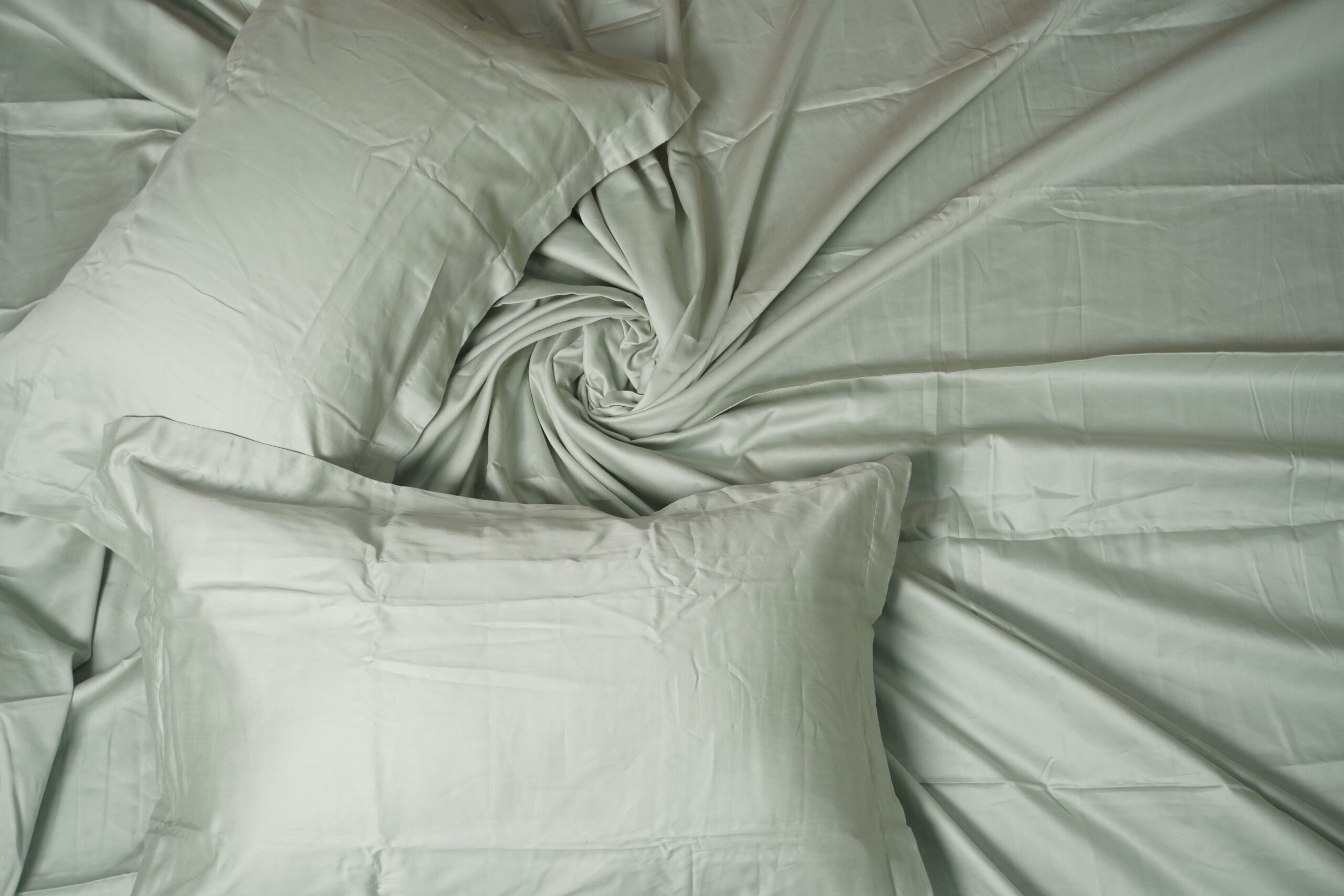 The Lumina 400 TC Solid Bedsheet - Image 3