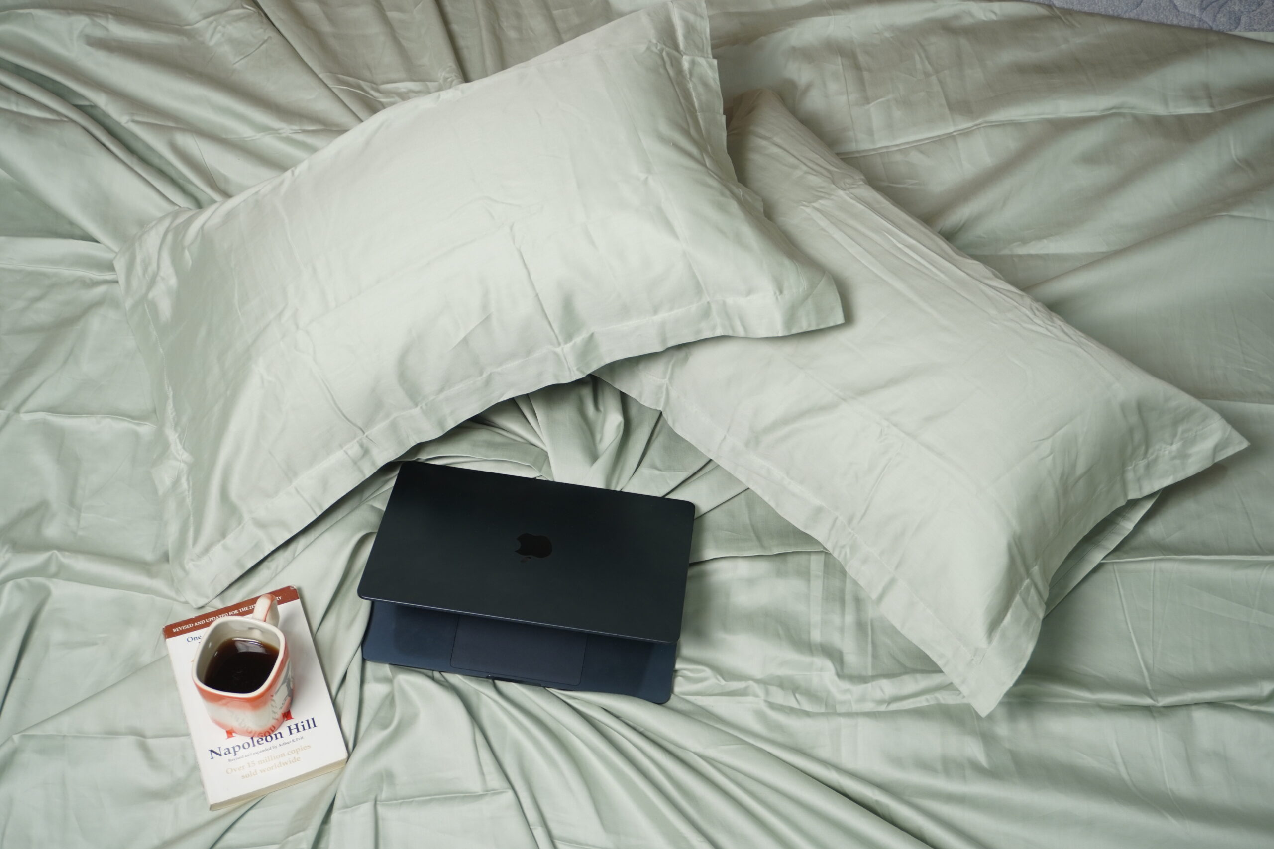 The Lumina 400 TC Solid Bedsheet